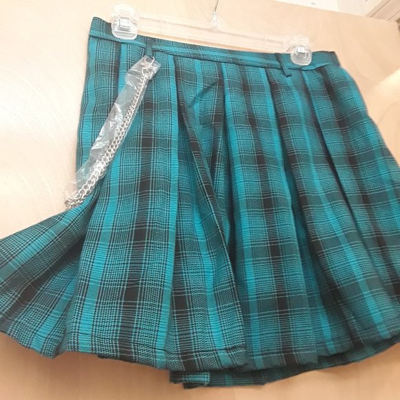 Hot Topic Blue Black School Girl Plaid Chain Skirt M New Tags - Picture 2 of 7